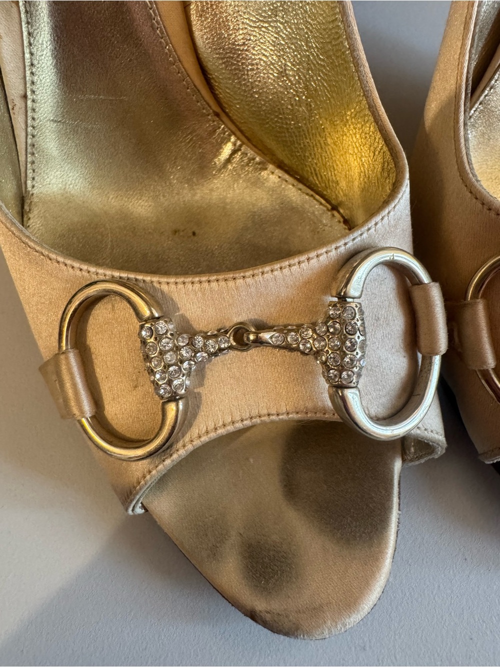 Gucci Cream Satin Peep-Toe Pumps with Crystal Horsebit Detail - Picture 4 of 5